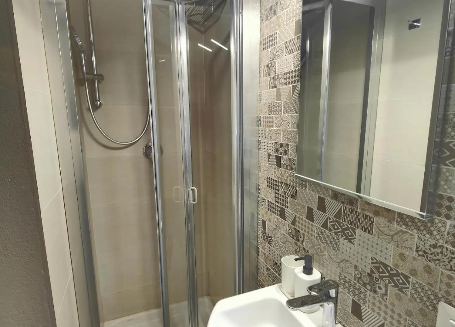 Zuretti Cozy Apartment Milan Italy